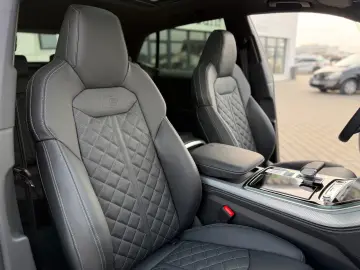 Audi Q8 50 TDI Quattro S Line - Panoramic - B&O