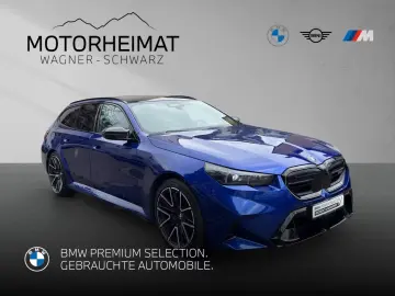 BMW M5 Touring Carbon B&W