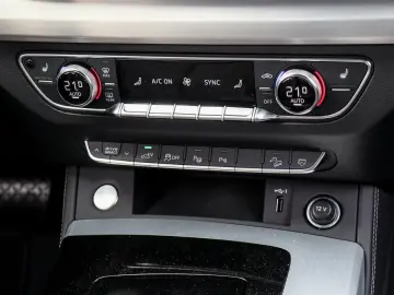 AUDI Q5 50 TFSI e S-Line Luft AHK Matrix