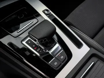 AUDI Q5 50 TFSI e S-Line Luft AHK Matrix