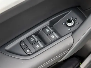 AUDI Q5 50 TFSI e S-Line Luft AHK Matrix