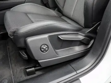 AUDI Q5 50 TFSI e S-Line Luft AHK Matrix