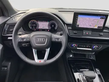 AUDI Q5 55TFSIe quattro S line S-trc Virtual Matrix C