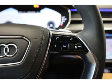 AUDI A8 60 TFSI e quattro S line B&O LED Head-up 360