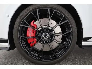 VW Golf GTI 2.0 TSI Clubsport Black Style DSG Pano.