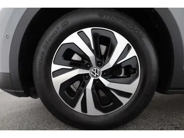 VW ID.4 Pure 55kWh NAV LED RFK ACC W-Pumpe Kessy SH