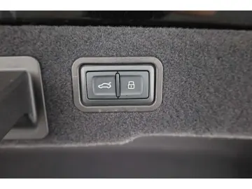 AUDI A8 50 TDI quattro