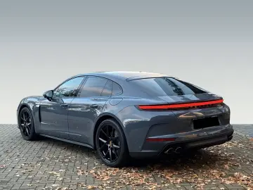 Porsche Panamera 4 E-Hybrid