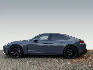 Porsche Panamera 4 E-Hybrid