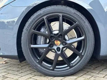 Porsche Panamera 4 E-Hybrid