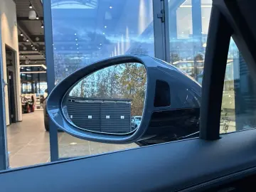 Porsche Panamera 4 E-Hybrid