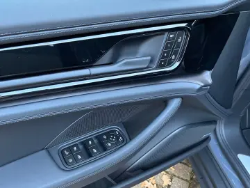 Porsche Panamera 4 E-Hybrid