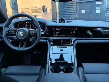 Porsche Panamera 4 E-Hybrid