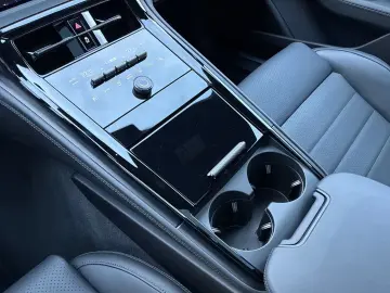 Porsche Panamera 4 E-Hybrid