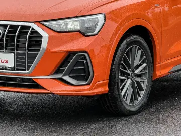 AUDI Q3 35TFSI S line ACC AHK Navi  Kam 19Zoll
