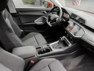 AUDI Q3 35TFSI S line ACC AHK Navi  Kam 19Zoll