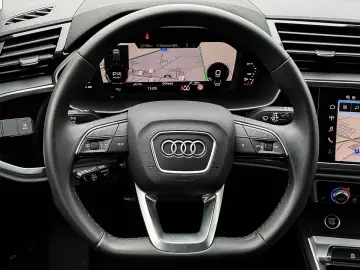 AUDI Q3 35TFSI S line ACC AHK Navi  Kam 19Zoll