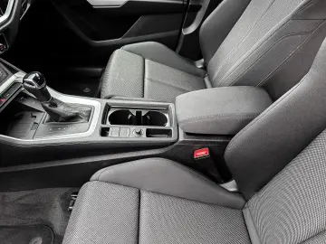 AUDI Q3 35TFSI S line ACC AHK Navi  Kam 19Zoll