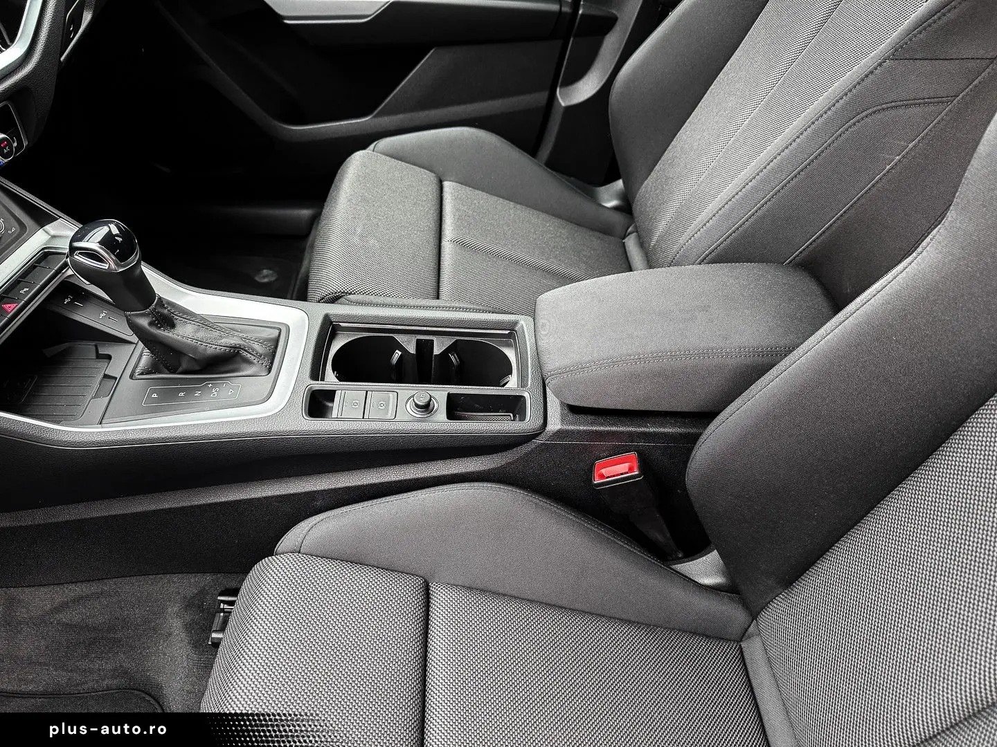 AUDI Q3 35TFSI S line ACC AHK Navi  Kam 19Zoll