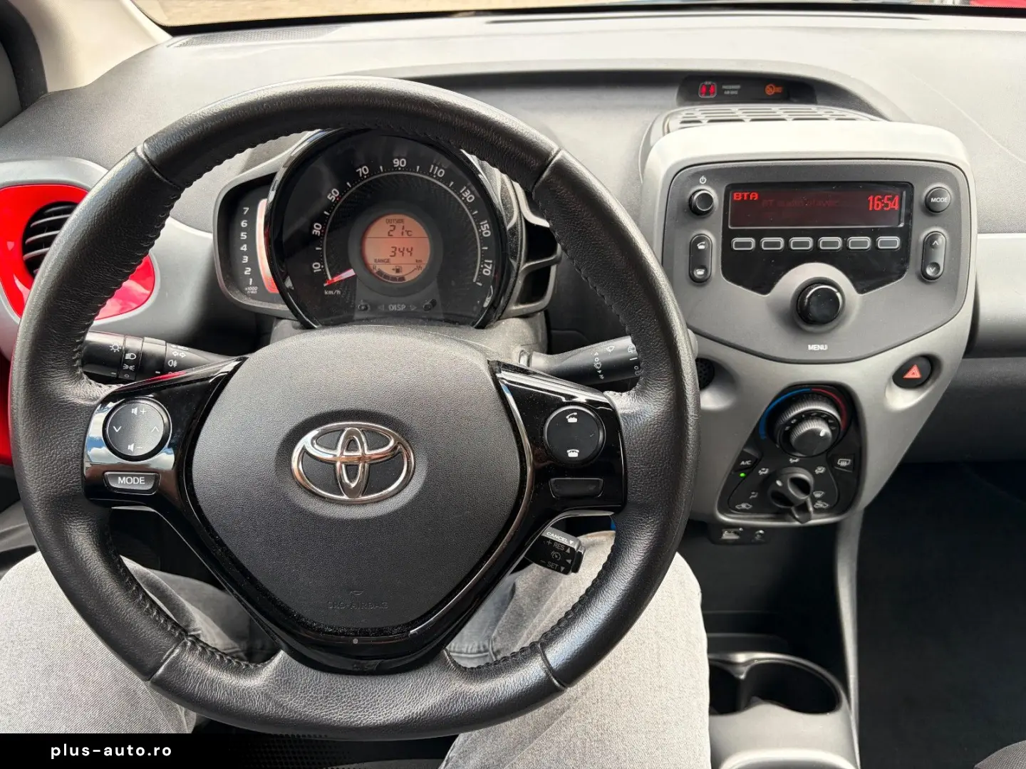 TOYOTA Aygo AYGO x-play ERSTE HAND BT TEMPOMAT