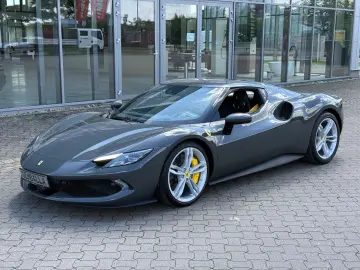 FERRARI 296 GTB  JBL  LIFT  DEUTSCHES FZG AUS 1. HAND