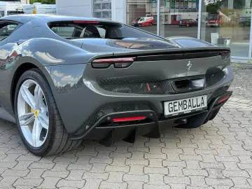 FERRARI 296 GTB  JBL  LIFT  DEUTSCHES FZG AUS 1. HAND
