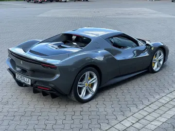 FERRARI 296 GTB  JBL  LIFT  DEUTSCHES FZG AUS 1. HAND