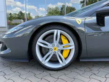 FERRARI 296 GTB  JBL  LIFT  DEUTSCHES FZG AUS 1. HAND