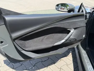 FERRARI 296 GTB  JBL  LIFT  DEUTSCHES FZG AUS 1. HAND