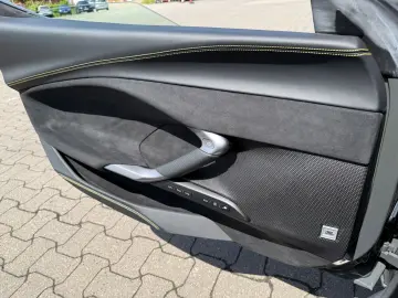 FERRARI 296 GTB  JBL  LIFT  DEUTSCHES FZG AUS 1. HAND