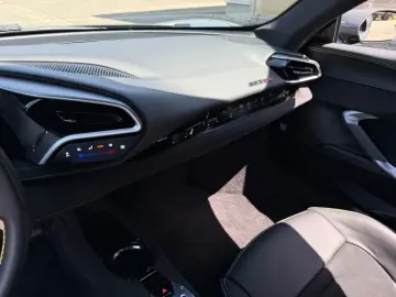 FERRARI 296 GTB  JBL  LIFT  DEUTSCHES FZG AUS 1. HAND