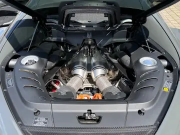 FERRARI 296 GTB  JBL  LIFT  DEUTSCHES FZG AUS 1. HAND