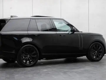 Land Rover Range Rover P460e - Meridian - HUD