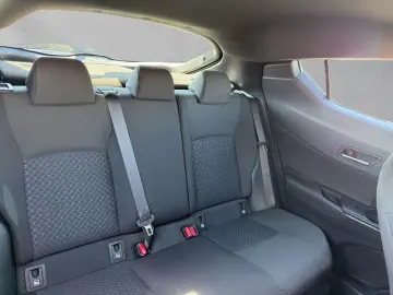 TOYOTA C-HR HYBRID BUSINESS EDITION CARPLAY TOP