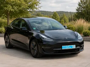 TESLA Model 3 Long Range RWD aus 1.Hand SOH 93 9%