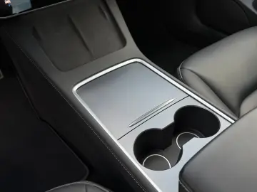 TESLA Model 3 Long Range RWD aus 1.Hand SOH 93 9%