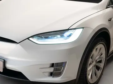 Tesla Model X 100D