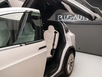 Tesla Model X 100D