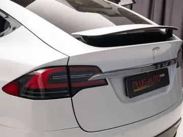 Tesla Model X 100D