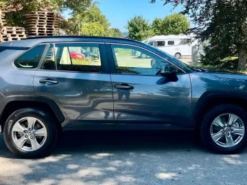 TOYOTA RAV 4 RAV4 Hybrid 4x4   Navi   Kamera   LED