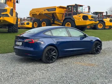 TESLA Model 3 Standard   1. HD   8-Fach   Weißes Leder