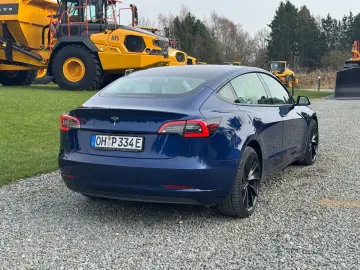 TESLA Model 3 Standard   1. HD   8-Fach   Weißes Leder