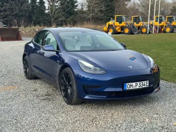 TESLA Model 3 Standard   1. HD   8-Fach   Weißes Leder