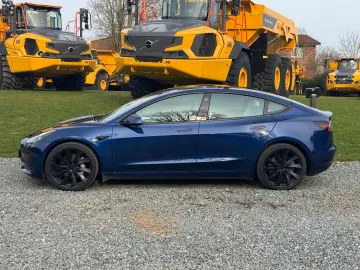 TESLA Model 3 Standard   1. HD   8-Fach   Weißes Leder