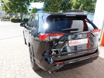 TOYOTA RAV 4 2.5 Hybrid Black Edition Allrad 3J Garanti