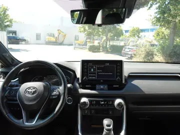 TOYOTA RAV 4 2.5 Hybrid Black Edition Allrad 3J Garanti
