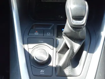 TOYOTA RAV 4 2.5 Hybrid Black Edition Allrad 3J Garanti