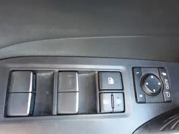 TOYOTA RAV 4 2.5 Hybrid Black Edition Allrad 3J Garanti