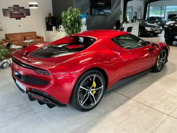 FERRARI 296 GTB Karbon JBL Lift 1.Hand