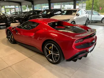 FERRARI 296 GTB Karbon JBL Lift 1.Hand
